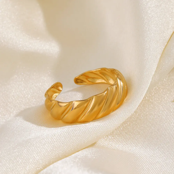 Croissant Anti-tarnish Ring