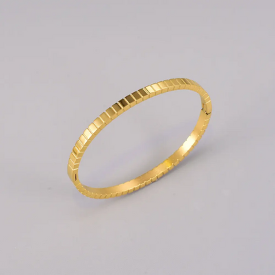 Mugdha 18k Gold Plated Bangle (Open Clasp)