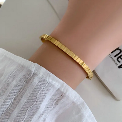 Mugdha 18k Gold Plated Bangle (Open Clasp)