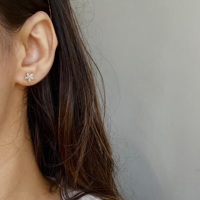 Daisy 18K Gold Plated Flatback Studs