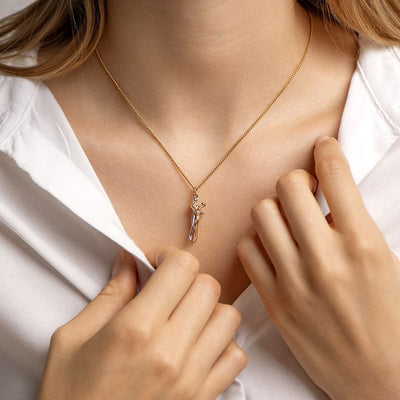 Hug Me Anti-Tarnish necklace + GIFT BOX