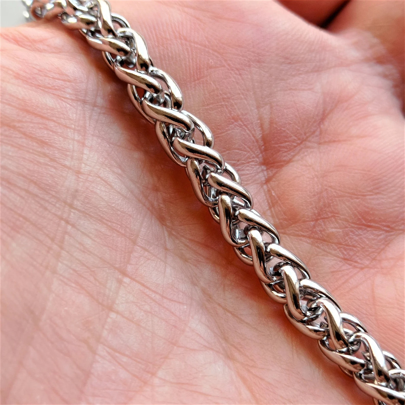 Twisted Link Chain Bracelet (Anti-Tarnish)